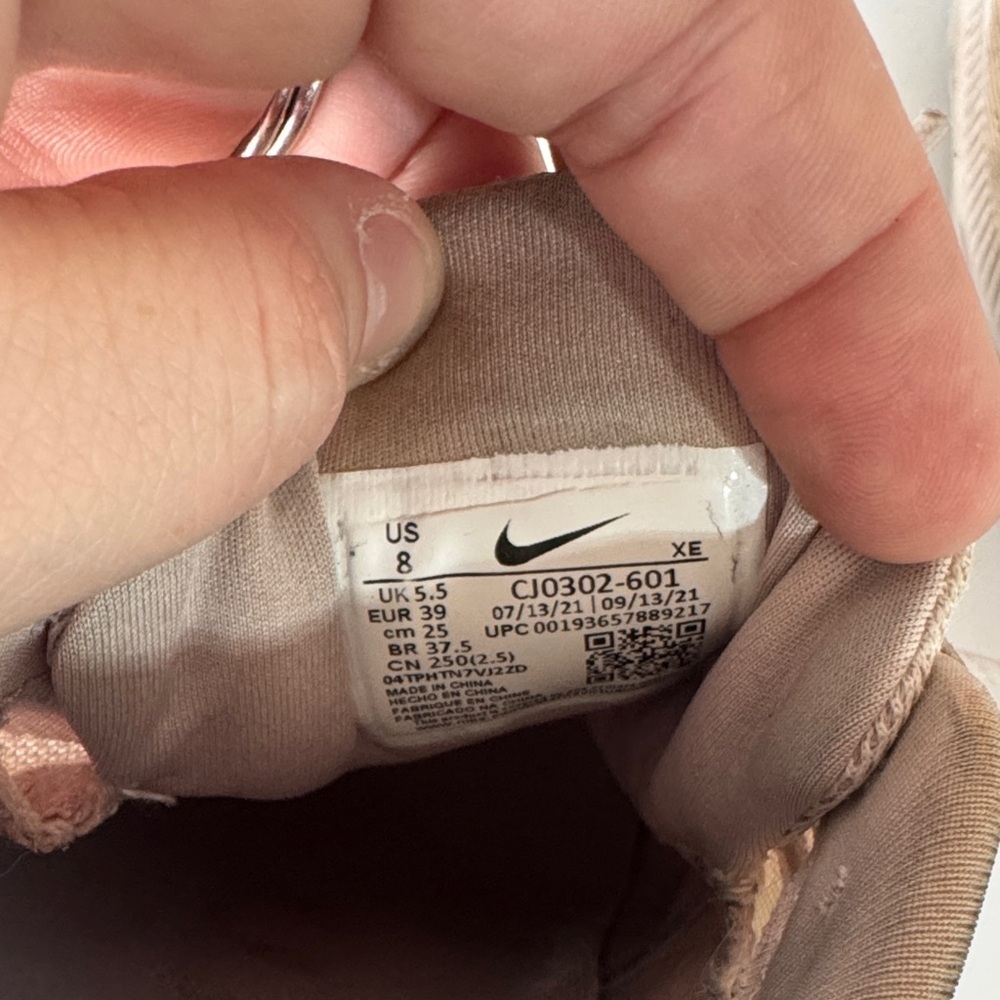 Nike Women's Peach and White Running Shoes - Picture 5 of 5